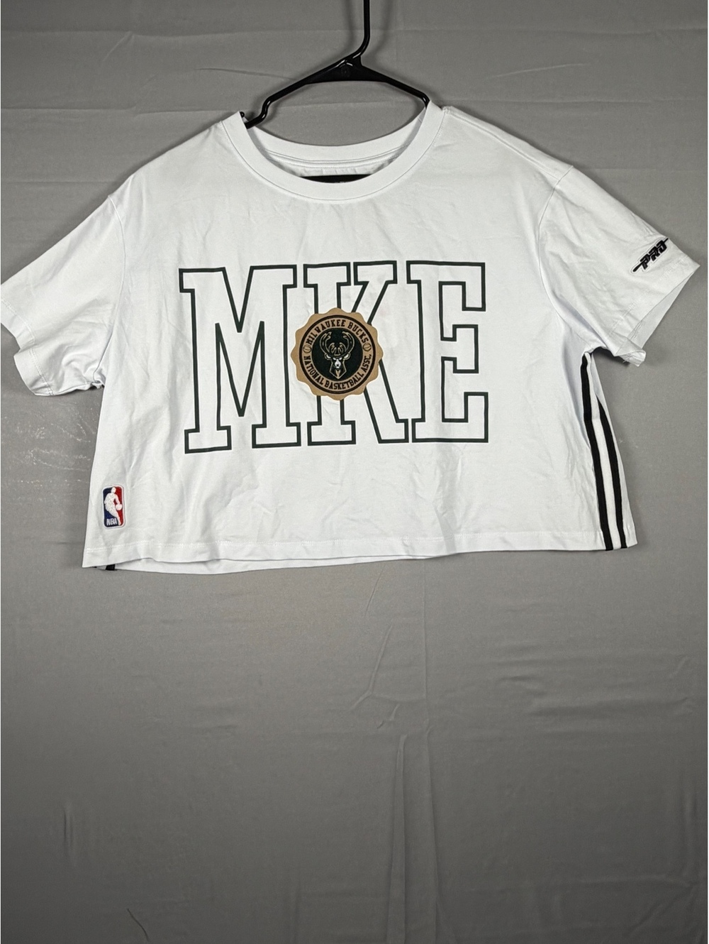 Milwaukee Bucks NBA Pro Crop T-Shirt White Size Large